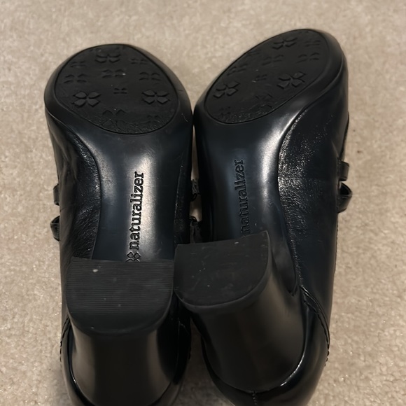 Naturalizer heels - Picture 3 of 4